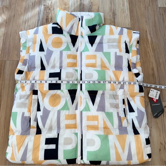 Free People Movement In A Bubble Printed Puffer Vest. NWT. Blocked logo, M - Picture 7 of 14